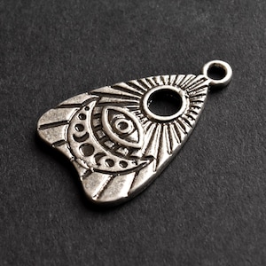 4 Planchette Charms, Silver Tone Halloween Board Game Pendants 24x26mm (1739)