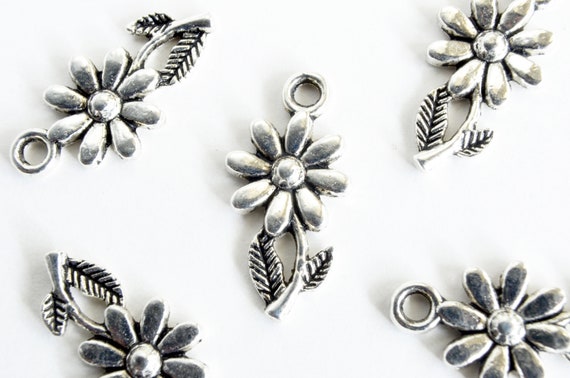 1 Flower pendant antique silver tone F309