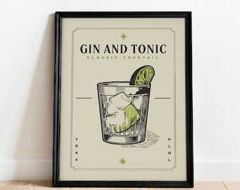 Puede incluir: Impresión enmarcada en negro con una ilustración de cóctel Gin Tonic. La obra de arte incluye el texto "GIN AND TONIC CLASSIC COCKTAIL" y un dibujo de una copa de cóctel con cubitos de hielo y una rodaja de lima. El fondo es de color beige claro.