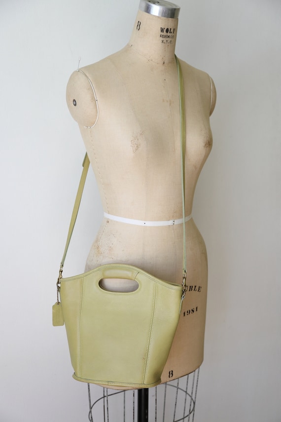 Coach purse bag lime green excellent condition hand bag