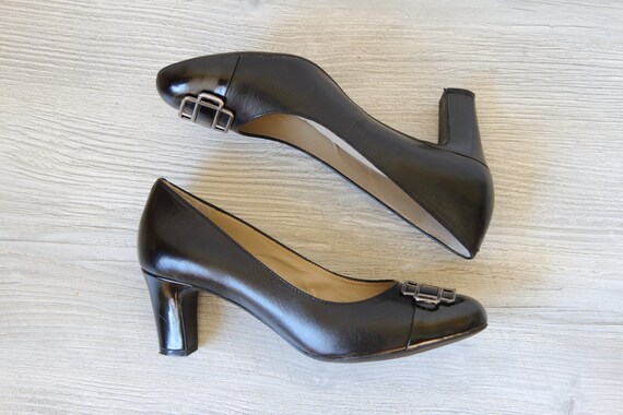 8.5 wide heels