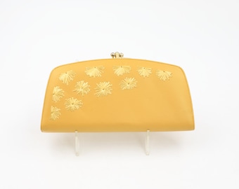 Portfel NOS Baronet Yellow Wallet Clutch – haftowany kwiat gwiazdy z lat 70., zamykany na zamek błyskawiczny