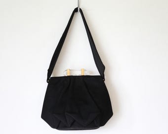 Vintage Rosenfeld Wool Handbag: Black Lucite Clasp Purse