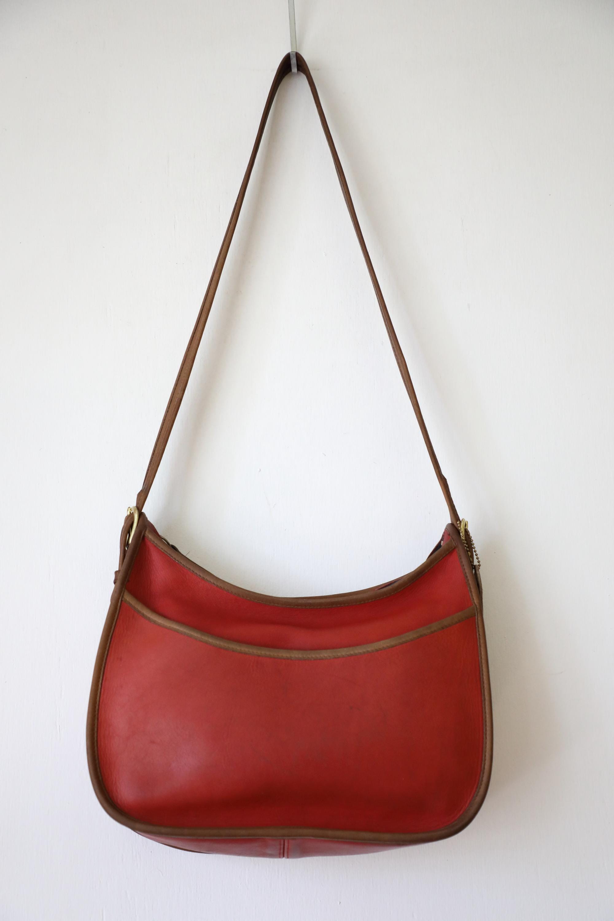 バッグ Vintage Coach Hobo Red Bag Signature Coach Classic Red Spectator Hobo 6855 - Vintage Crossbody Bag