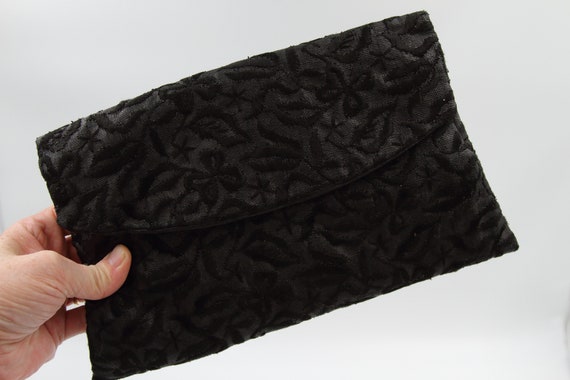 1930s Koret Embroidered Black Clutch - image 10