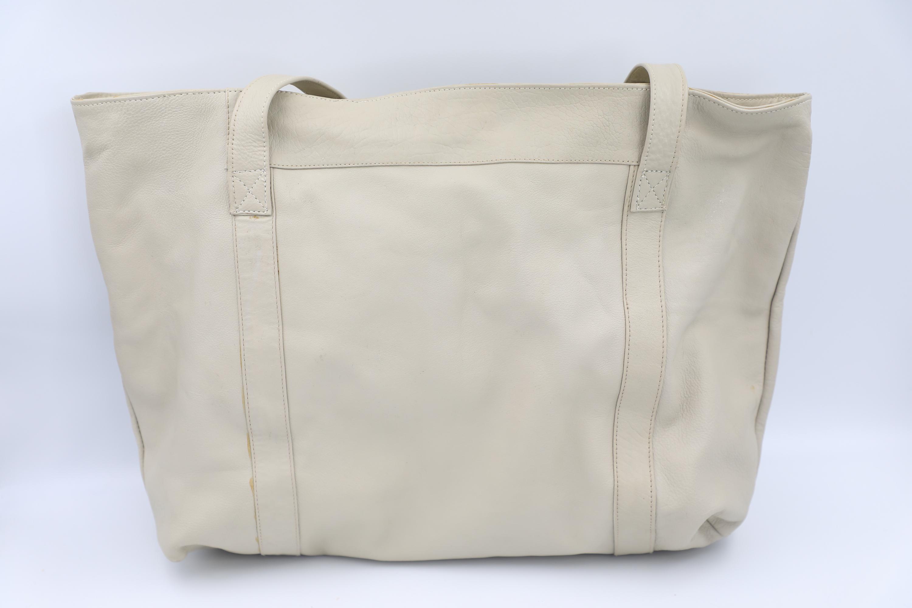 レザー トートバッグ ベージュ ベージュレザートートバッグ：ジッパーワーク、ウィークエンダー