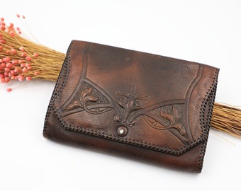 Art Nouveau Clutch w/ Additional Bag | Justin Leather Goods