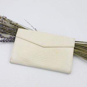 Ivory Alligator Leather Checkbook Wallet | St. Thomas