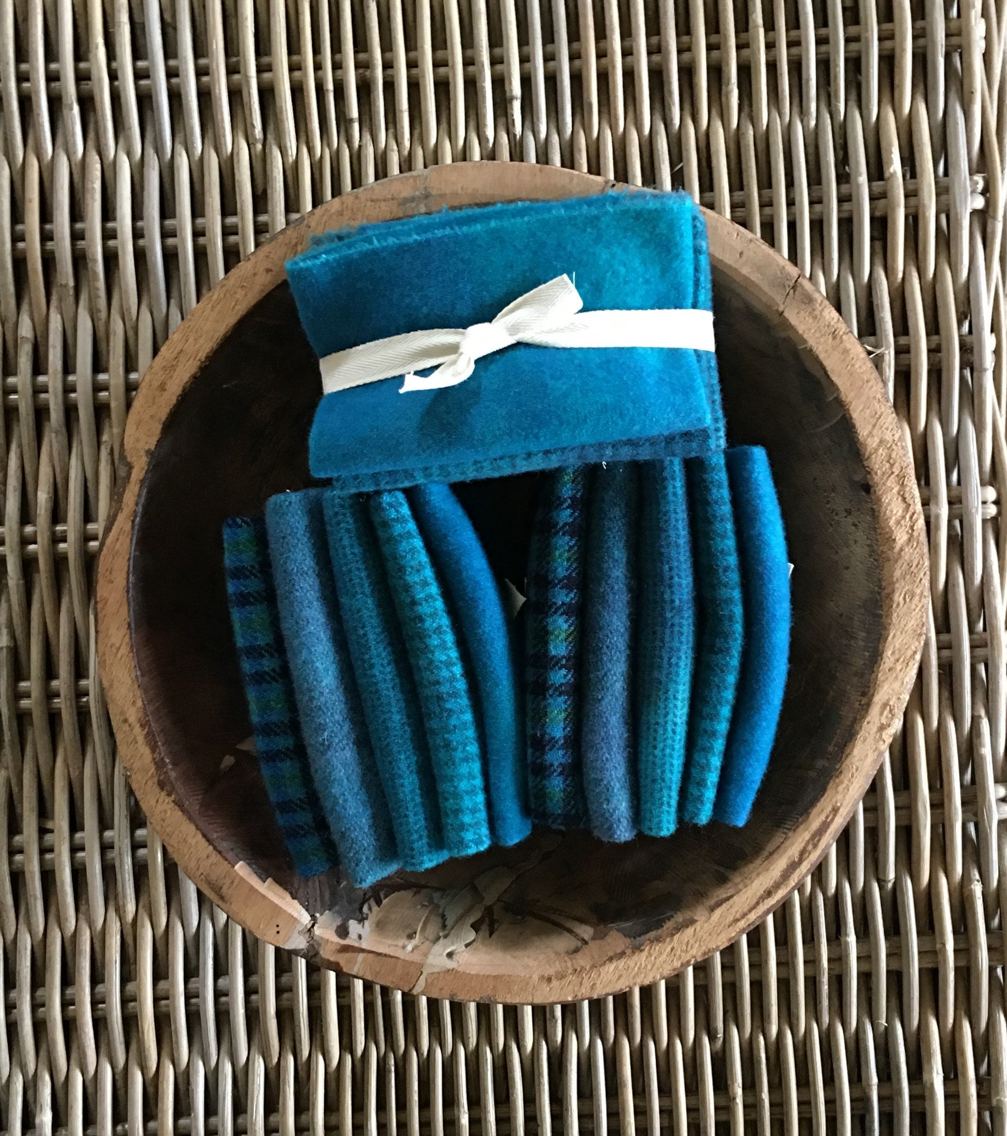 ISLAND BLUE Hand Dyed Wool Bundle for Rug Hooking and Wool Applique - Etsy