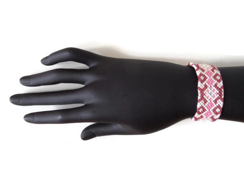 unisex adult macrame bracelet Pink and white tribal friendship bracelet ethnic jewelry tribal pattern 15 cm 5,91 inches