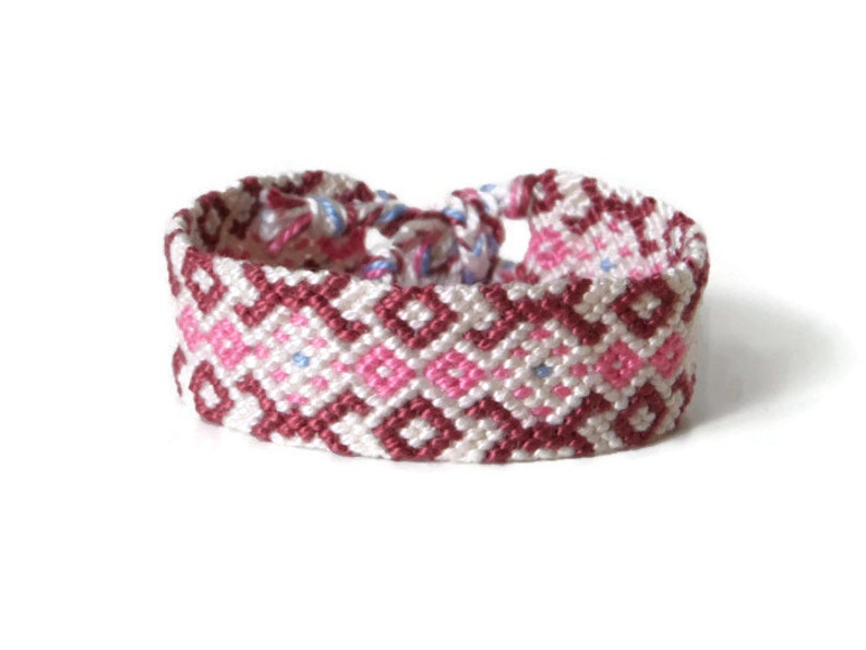unisex adult macrame bracelet Pink and white tribal friendship bracelet ethnic jewelry tribal pattern 15 cm 5,91 inches