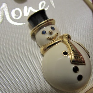 Wonderful Vintage Monet enamel rhinestone Snowman Pin 1990s New in Box winter jewelry