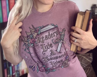 Readers Live A Thousand Lives // Bookish Shirt // Fantasy Books || Short-Sleeve Unisex Classic T-Shirt