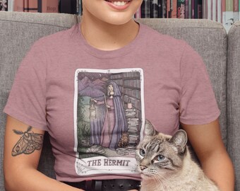 The Hermit // Book Reader Tarot Card // Bookish Shirt // Fantasy Books || Short-Sleeve Unisex Classic T-Shirt