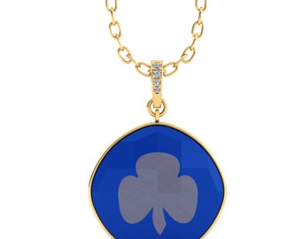 Shamrock Pendant in Yellow Gold