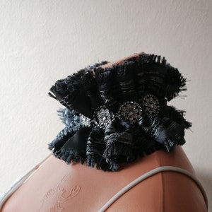 Collier gothique victorien noir et gris à col haut et corset à la mode de style baroque image 7