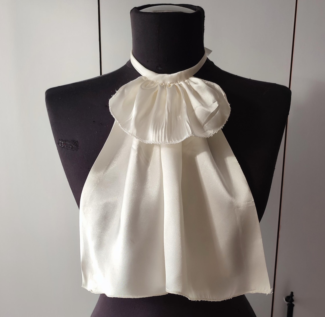 White Ruffle Jabot White Jabot Ruffle Collar, Ruffle Neck Pice Medieval Costume Accessory ...