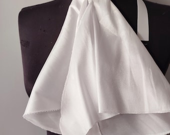 White jabot ruffle collar, ruffle neck pice Medieval costume accessory jabot tie renaissance cravat