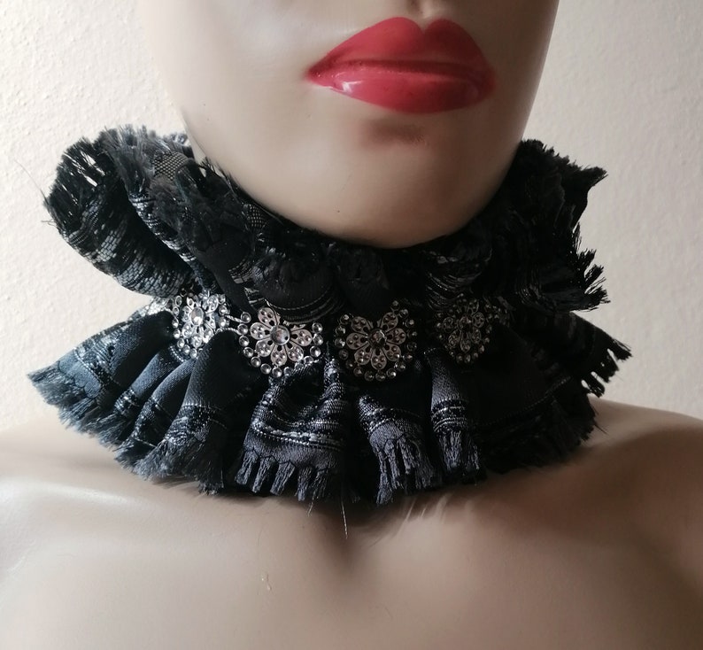 Collier gothique victorien noir et gris à col haut et corset à la mode de style baroque image 2