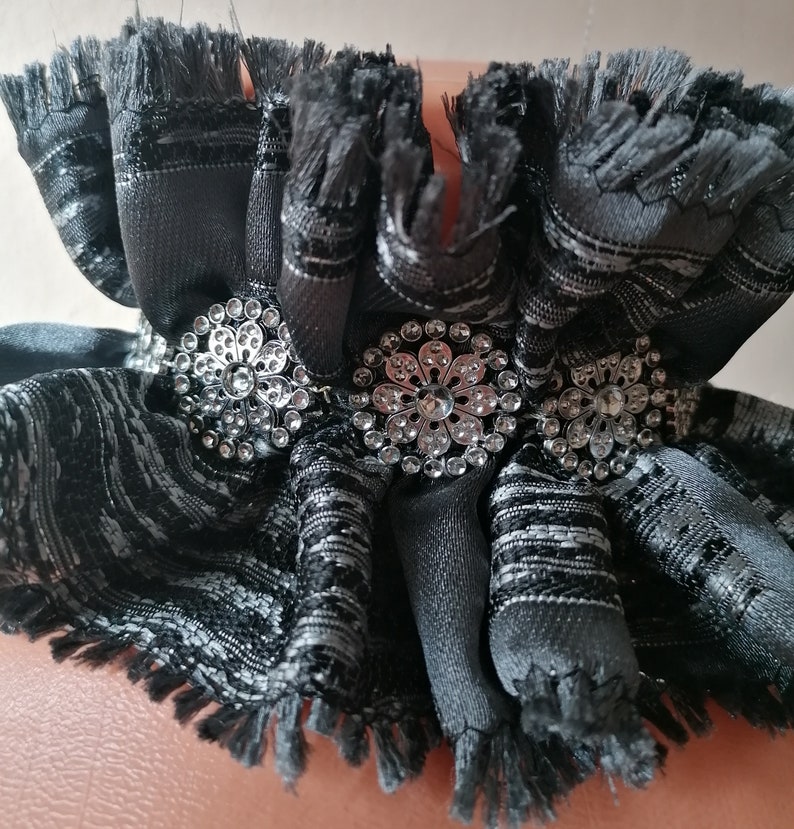 Collier gothique victorien noir et gris à col haut et corset à la mode de style baroque image 6