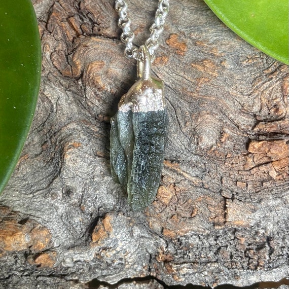 Moldavite rock necklace deals