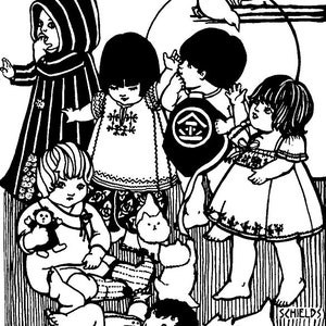 Pode incluir: Ilustração em preto e branco de sete crianças brincando com uma pomba, um gato e uma boneca. As crianças usam roupas variadas, incluindo uma capa com capuz, um vestido com bordados e uma camisa listrada. A ilustração está sobre um fundo listrado.