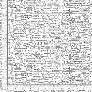 Peut inclure: Un tissu blanc et noir à thème scientifique avec des formules, des équations et des diagrammes. Le motif comprend des éléments de physique, de chimie et de mathématiques, avec une règle graphique sur le bord. Le fond est rempli de notations scientifiques.