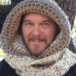 Arctic Wanderer Hood Scarf - Hooded Scarf Long Scarf Chunky Scarf Scoodie Scarf Crochet Wizard Elf LARP, wizard in winter, cottagecore