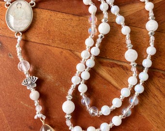 Weiße Quan Yin Göttin des Mitgefühls Hybrid Halb Japa Mala & Rosenkranz