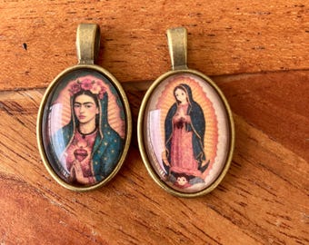 Frida Guadalupe oder Ghibli style Guadalupe ovale bronzefarbene Anhänger mit passender Kugelkette