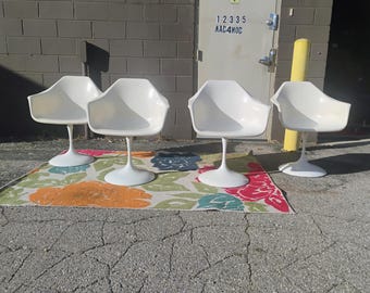 Set of 4 Knoll STYLE Swivel Tulip Fiberglass Chairs by Fiberform