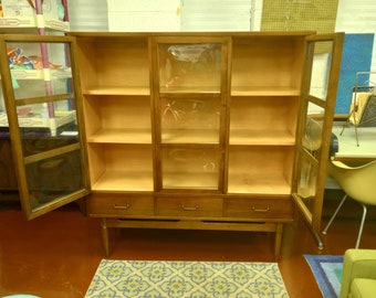 American of Martinsville Bubble Glass Display Cabinet Bookcase China Cabinet