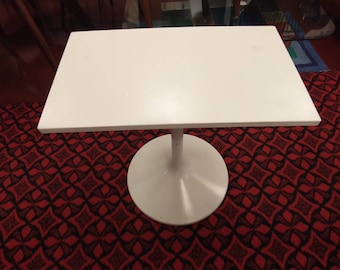 Retro Tulip Swivel Tv Stand