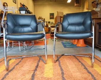 Pair of Knoll BRNO STYLE Leather Kitchen/Dining Chairs: Quantity available!