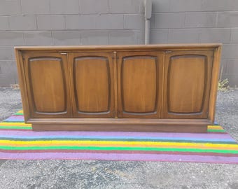 Broyhill Emphasis Sideboard Tv Stand Buffet Credenza
