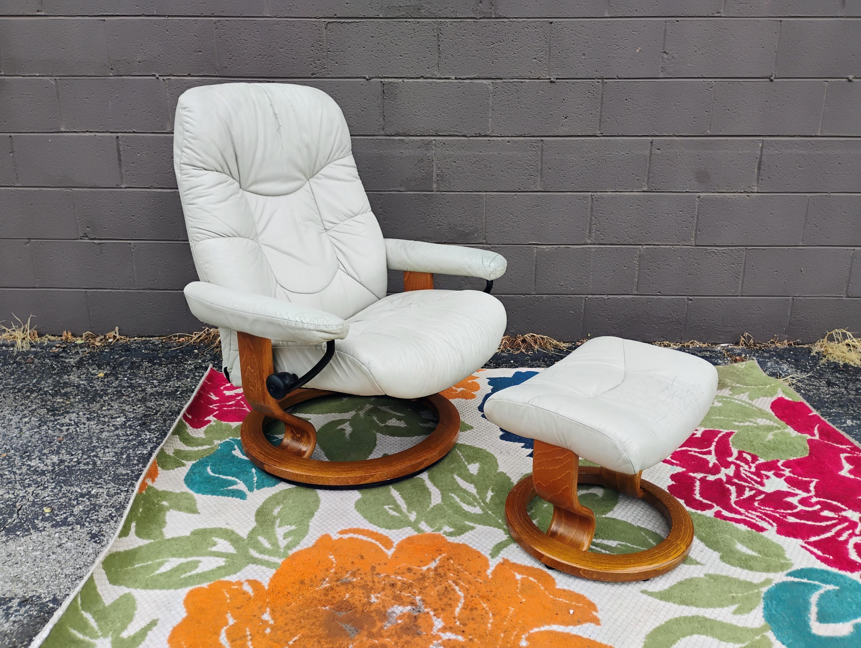 Ekornes Stressless Chair & Ottoman - Etsy