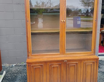 Two Piece Broyhill Sculptra China Cabinet