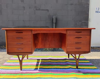 Gorgeous Teak Exec Desk