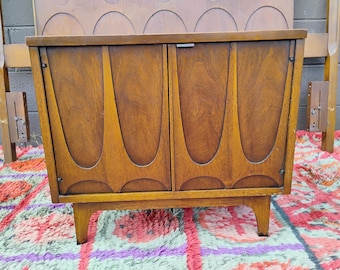 Single Broyhill Brasila Nightstand