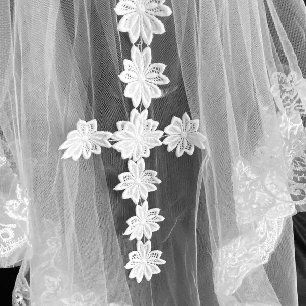 White communion veil with Horse Hair border and scattered stones main image 1