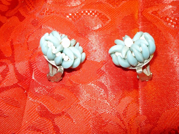 Turquoise and White clip on earrings - image 3