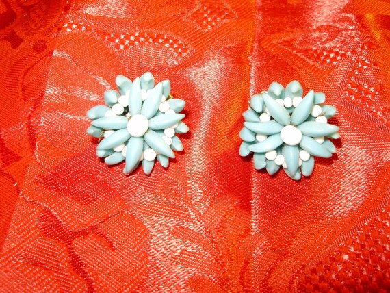 Turquoise and White clip on earrings - image 1