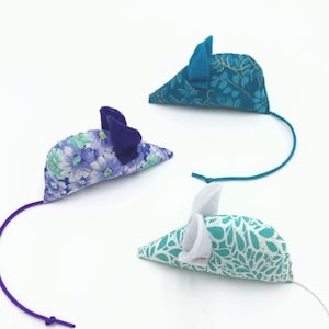 Set di 3 giocattoli per gatti con topolini di erba gatta, giocattolo primaverile per gattini, floreale, blu bianco viola