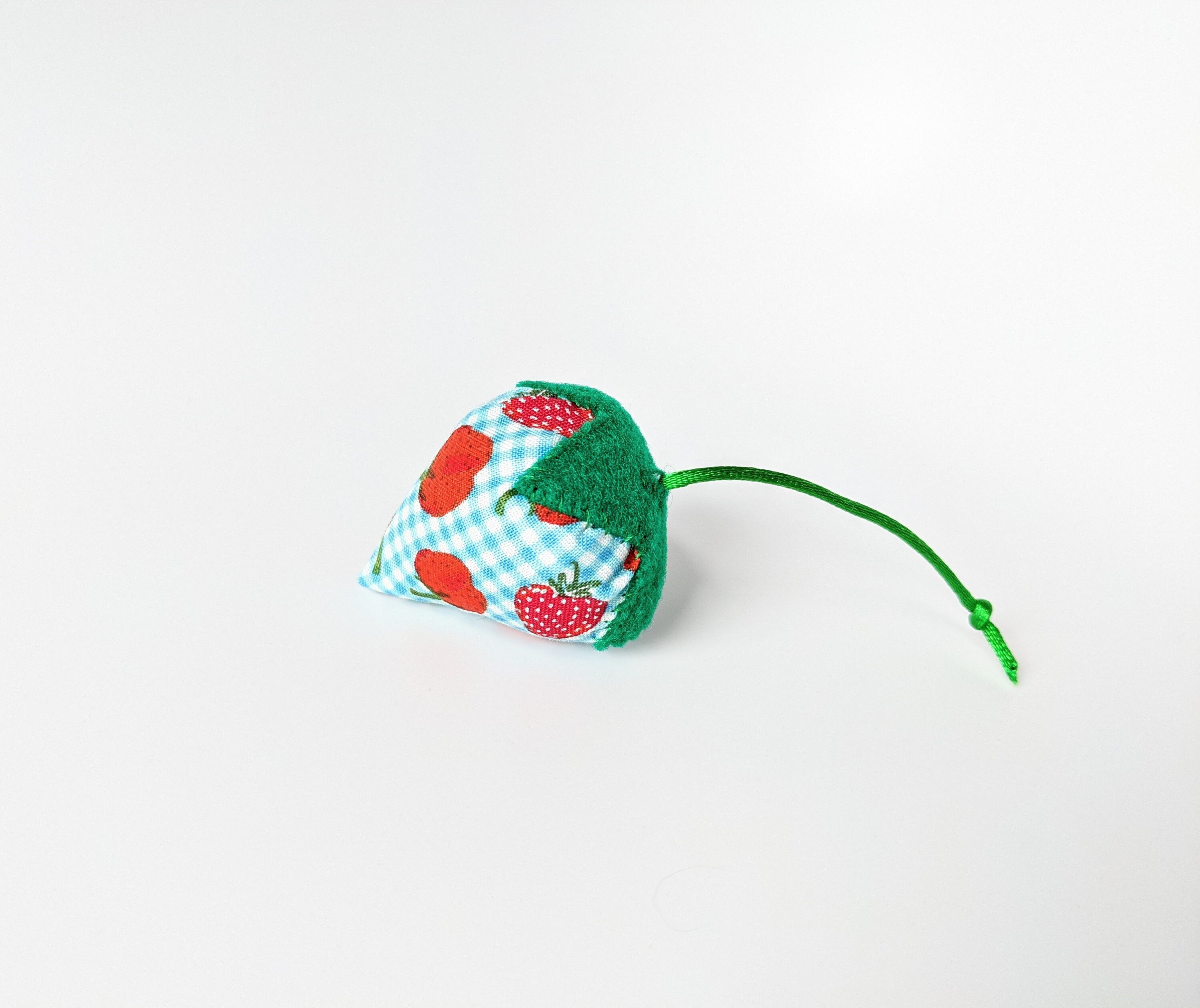 Catnip strawberry cat toy, Summer, berries