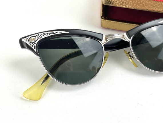 Vintage Cat Eye 1950's Sunglasses Black Frame Pre… - image 2