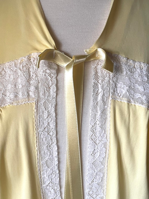 1960s Lorraine women's medium vintage bed jacket … - image 3