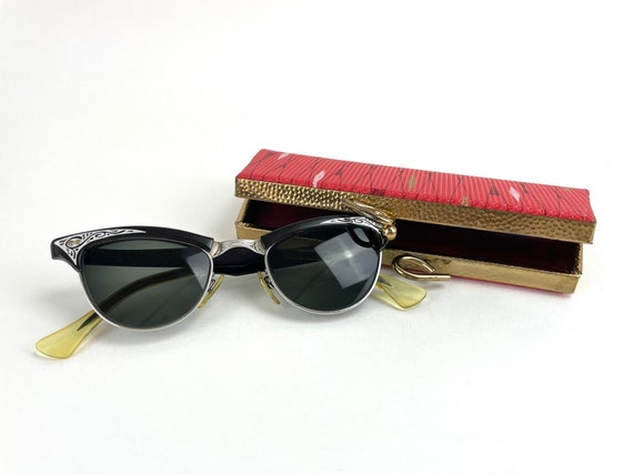 Vintage Cat Eye 1950's Sunglasses Black Frame Pre… - image 1