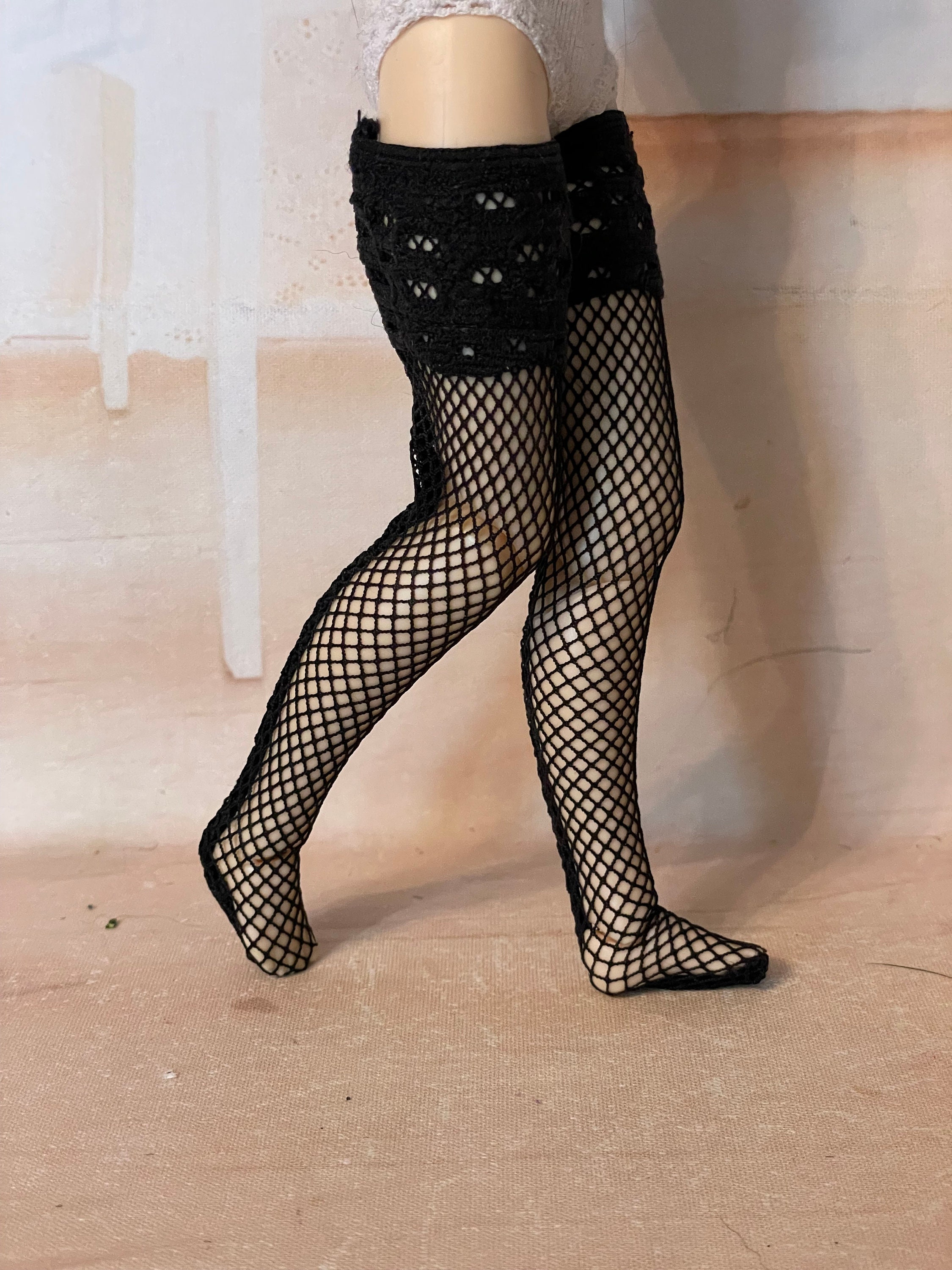 4 Pairs Girl Fishnet Stockings Hollow Out Fishnet Pantyhose Thigh High  Stockings Mesh Tights Leggings for Kids Girls : : Clothing, Shoes  & Accessories