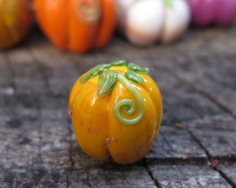 Belle perle faite main citrouille, prête à être expédiée
