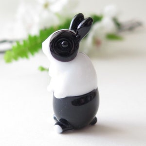 Glass Bunny Dutch Rabbit bead